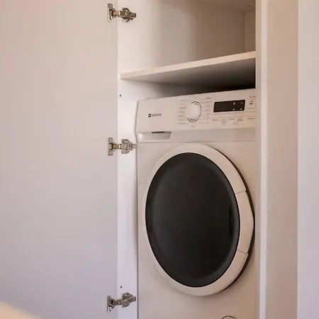 Kira Elegant Nest 公寓