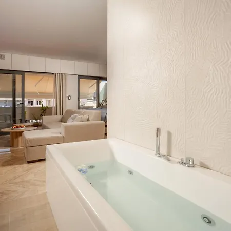 Kira Elegant Nest Apartment