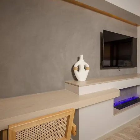 Kira Elegant Nest