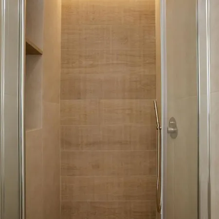 Kira Elegant Nest Appartement *