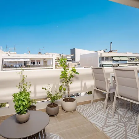 Kira Elegant Nest Apartment